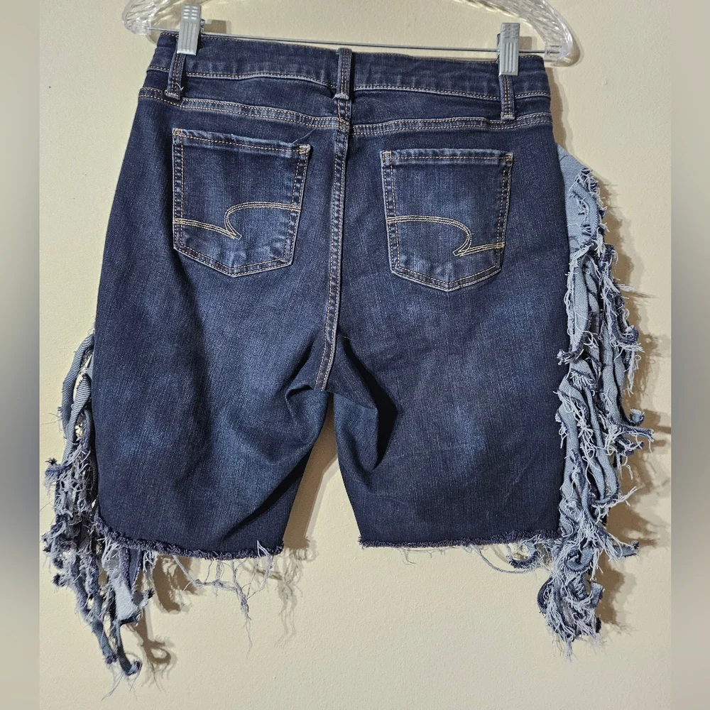 Time And Tru Frilly Denim Shorts Size 10 - Picture 2 of 5